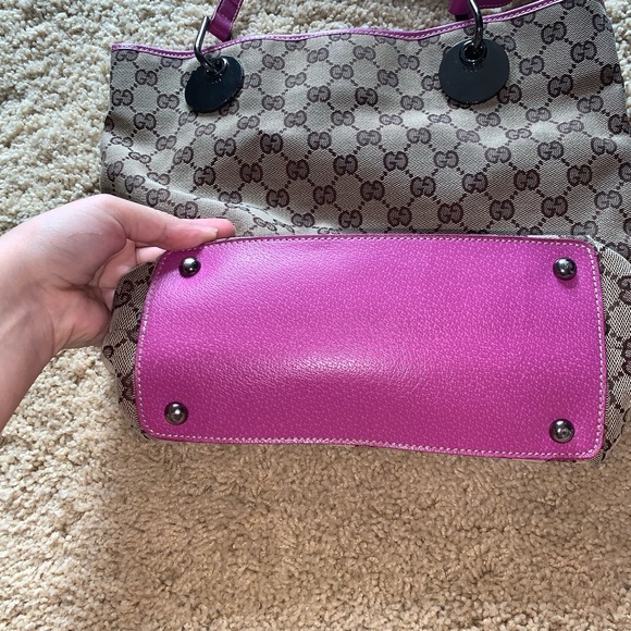 Small Gucci bucket bag Taking offers - Picture 2 of 16